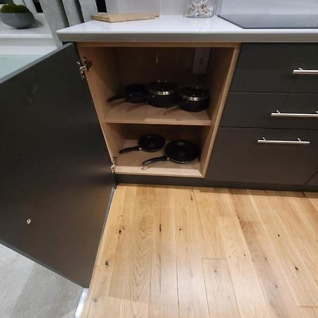 Luxury 1 Bed Apartment In The Centre Of Rochester 로체스터 외부 사진