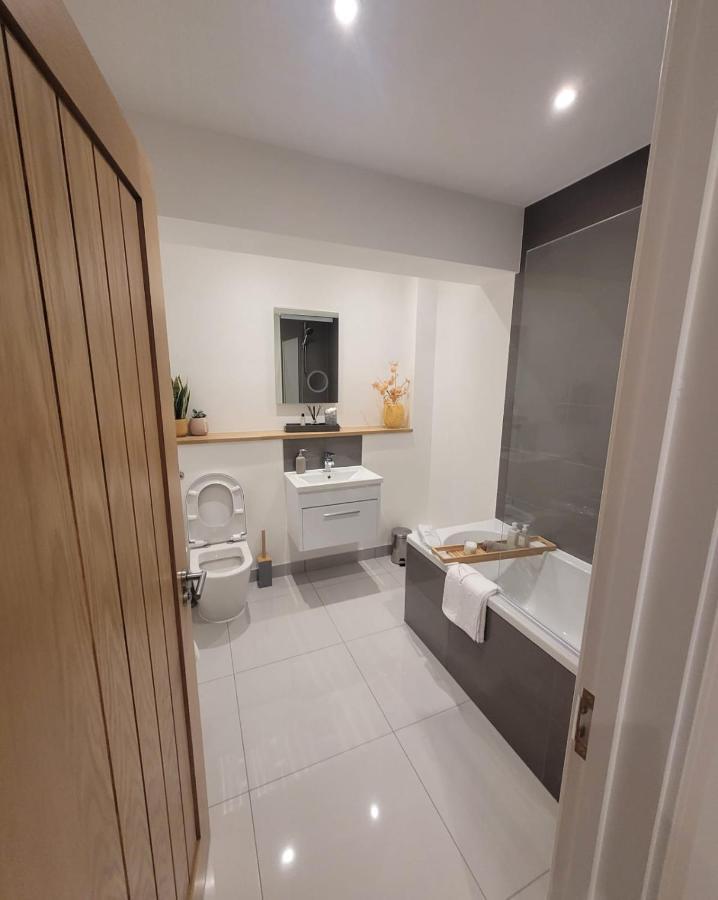 Luxury 1 Bed Apartment In The Centre Of Rochester 로체스터 외부 사진
